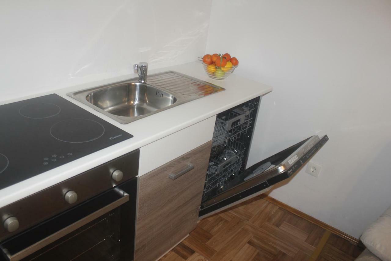 Apartman Jadranka Njivice Exterior photo